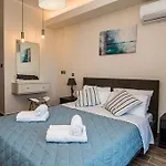 La Torre, brand New (2021) Modern Apt in Alikanas